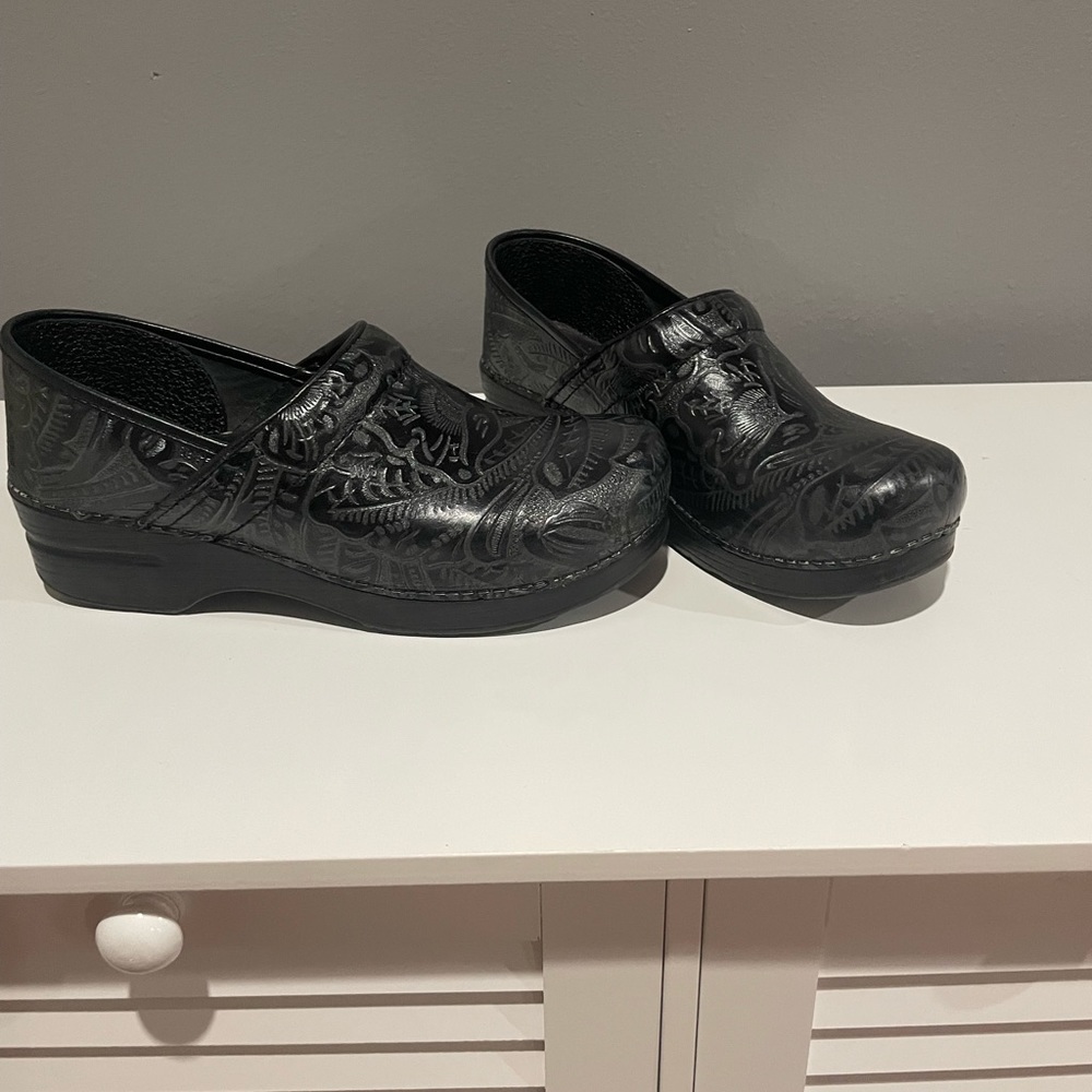 Dansko black clogs. Size 41, gently worn.